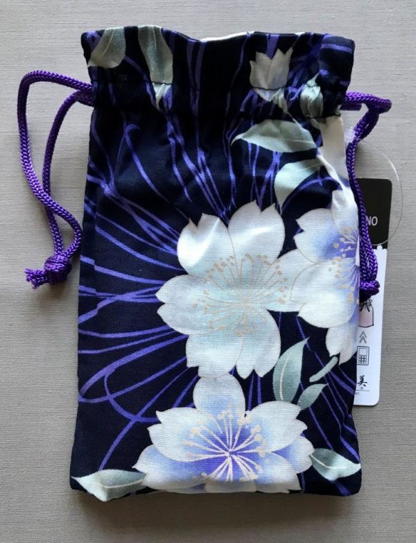 Japansk bæredygtig taske med store hvide blomster