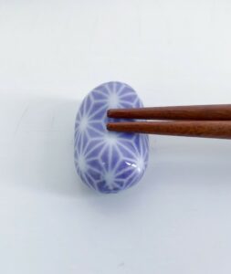 Spisepindeholder med lilla mønster